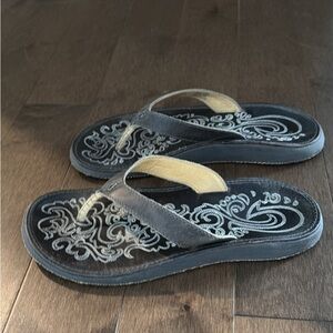OluKai Grey and Tan Women's Sandals